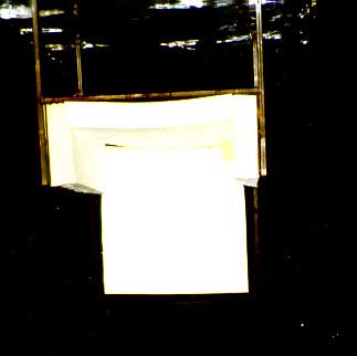 Fullskaleförsök av brand i ett rum med boendesprinkler 8 2 Försök 2.1Fåtöljens dimensioner Fåtöljens utseende visas i bild 2.1 Bild 2.1 fåtöljens utseende Madrasserna var gjorda av Polyeten.