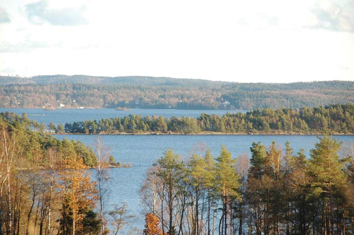 Västra Stambanan ligger längs med Säveåns vattenlandskap.