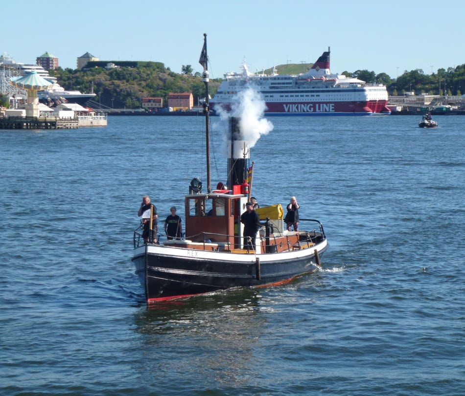 Marinmuseum har sju barkar, före detta skeppsbåtar från 1800-talet, vårdats för att under sommaren kunna seglas av Carlscrona Båteskader.