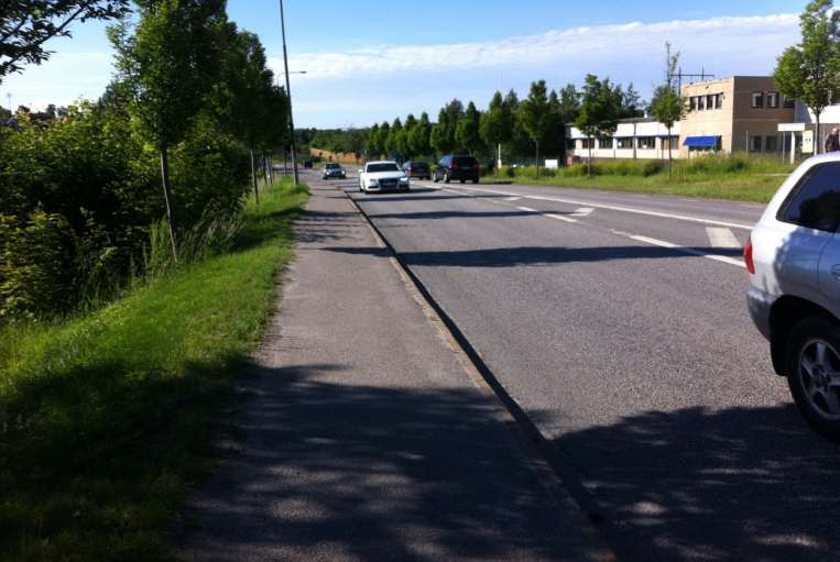 Täbyvägen mot Danderyd Farlig