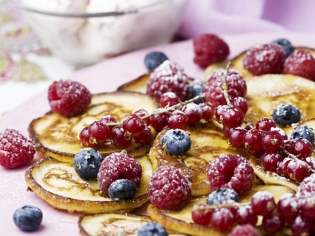 1 Sommarbär i salig blandning Ta vara på bären från trädgård och skog. Att blanda olika sommarbär gör det möjligt att njuta av allt i ett.