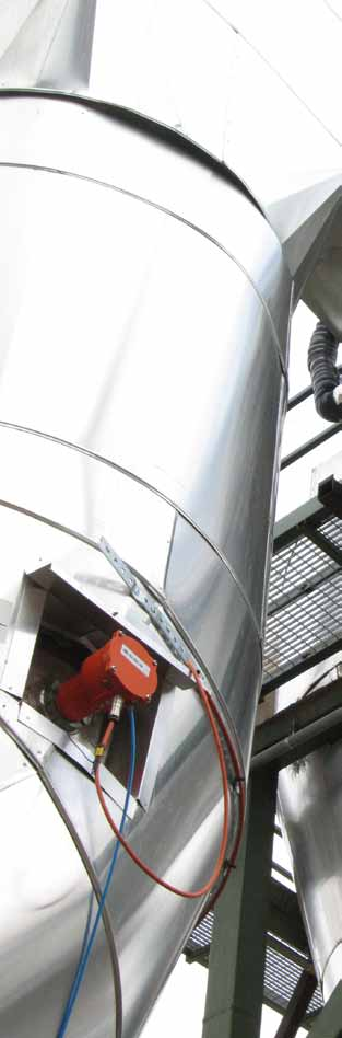 INNEHÅLL VERKSAMHETEN Aktieägarinformation 2 Firefly i korthet 3 Sammandrag 2010 4 VD har ordet 5 Affärsidé, Mål & Strategi 7 Affärsområde Industriapplikationer 9 Affärsområde Infrasystem 15