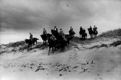 Den svenska ridskolans historia Fram till 1900-talets första hälft: Ridskolor vid universiteten