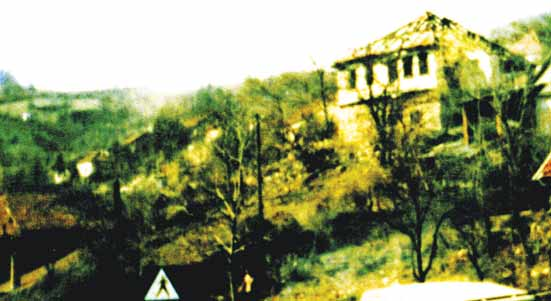 Gornjem Šeheru počela krivudavo uspinjati obroncima planina Dinarskog sistema preko Jajačke stijene, Kola i Stričića do Čađavice i dalje.