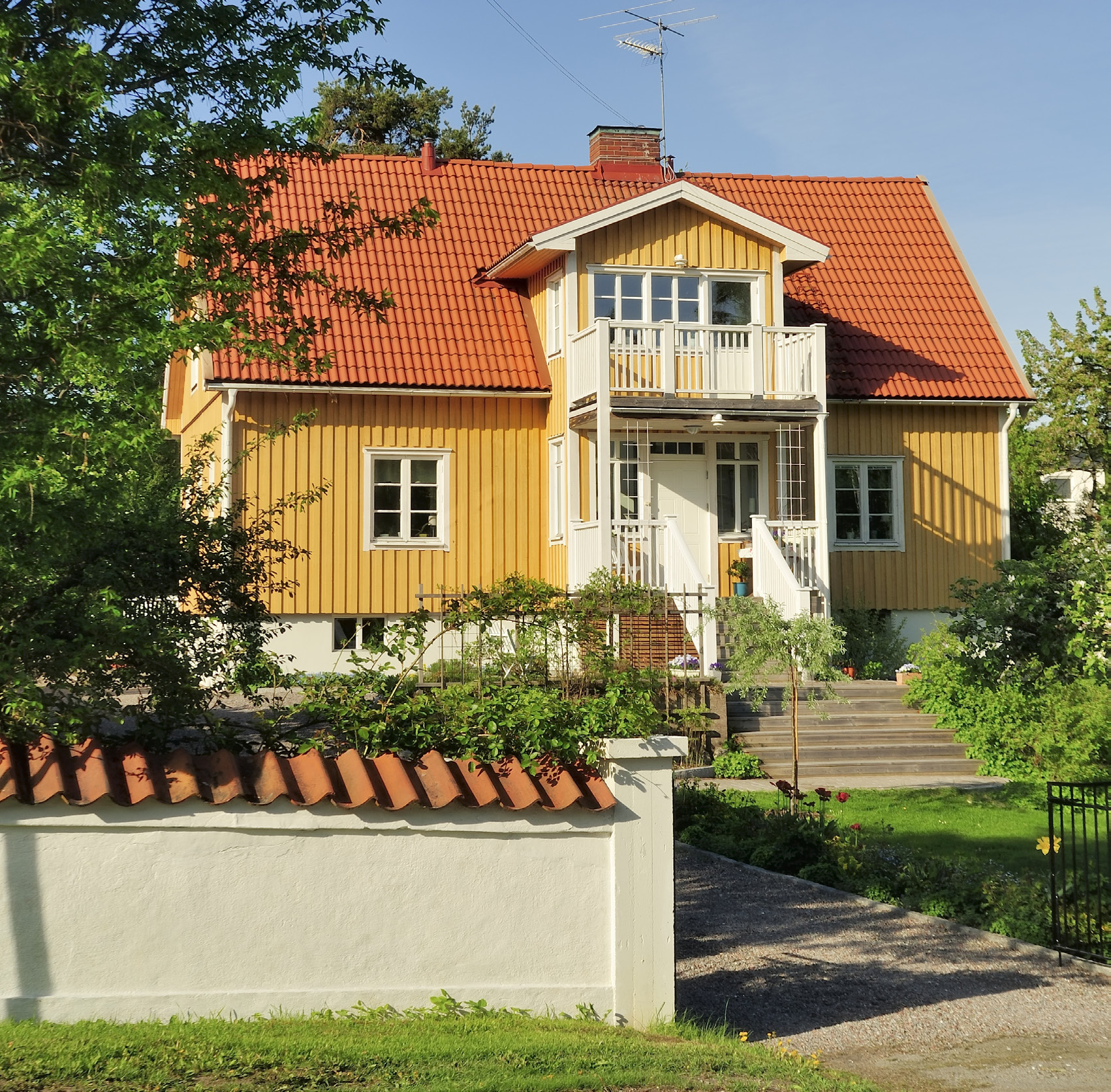 Farliga elinstallationer i vart femte hem Farliga elinstallationer i vart femte hem Resultatet av årets Elsäkerhetsbarometer visar utmaningar på nio av tio områden.