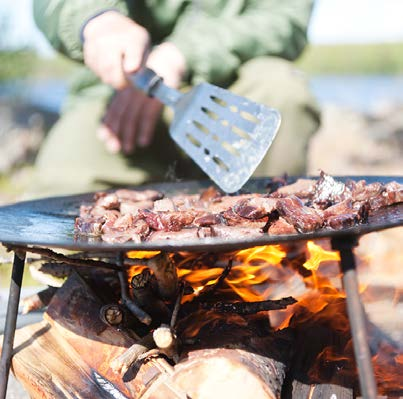 Den vackra naturen kan erbjuda olika slags aktiviteter under årets alla årstider OUTDOOR ÄVENTYR SWEA Event & Guide, Niklas Mossberg 070-686 85 11 Lapland hunting & Game, Dorotea 076-795 93 65