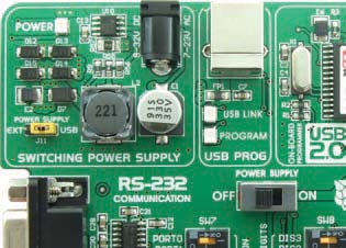 6 Easy8051 v6 utvecklingssystem Följ anvisningarna angivna i relevanta manualer för att installera USB drivrutin och programmet från produkt-cdn.