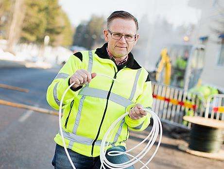 Reflektion om strategin från Ingemar Svensson, bredbandskoordinator i Jönköping Foto: Johan W Avby Möjligheten att få en bredbandsuppkoppling tycker jag är en demokratisk rättighet för alla i vårt