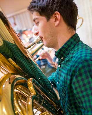 Brass SYMFONIORKESTERINSTRUMENT orkester. Arbetet redovisas konsertant i någon av Musikhögskolans konsertlokaler vid offentliga konserter.
