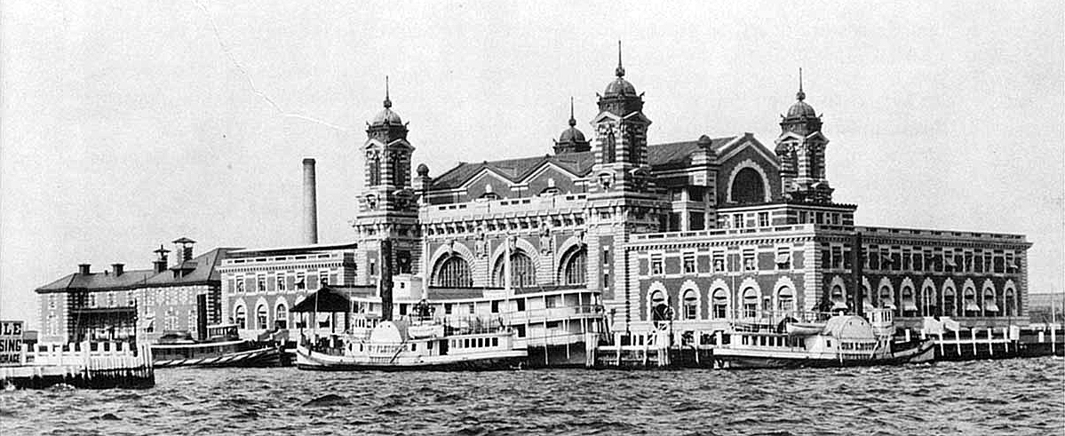 Ellis Island före branden 1897.