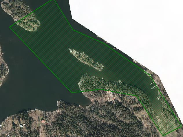 Koviksudde Stor grund vik med strandängar och vassbälten, säv och flytbladsväxter.