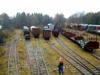 10. Bana Spåranläggningen vid AGJ är ca 13 km lång och innehåller ca 17.000 sliprar i huvudspår.