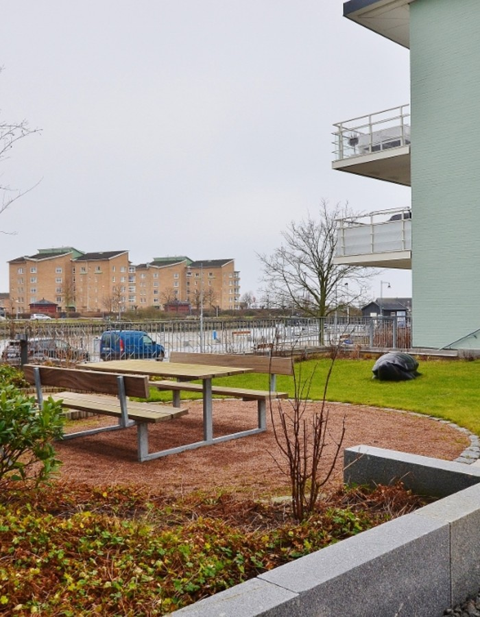 Exteriör Underbart läge vid Lomma hamn.