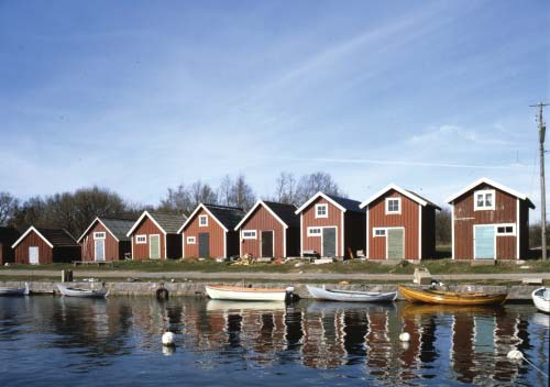 TORHAMN Torhamn är ett samhälle som ligger vid den sydöstra kusten i Karlskrona kommun.