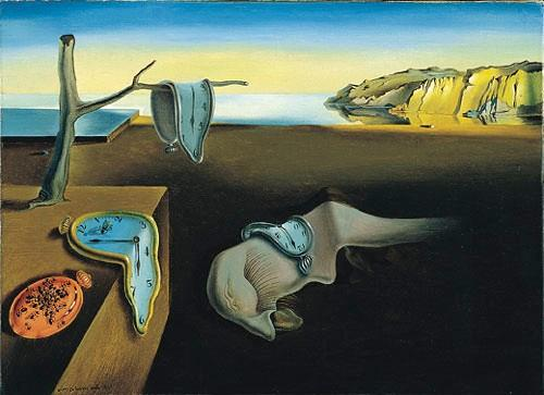 Surrealism Surrealism kommer från franskans sur, som betyder öververklighet. Surrealisternas konstverk återger drömmar och fantasier. Mycket inspiration tas från psykoanalysen.