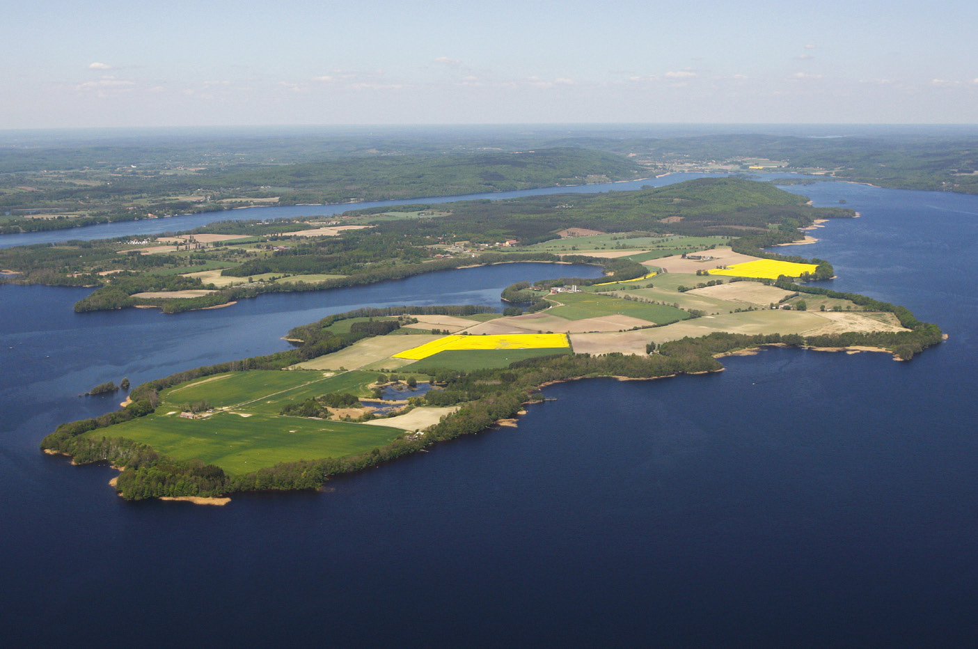 20 annat arrangeras varje år en fisketävling i Ivösjön där ett stort