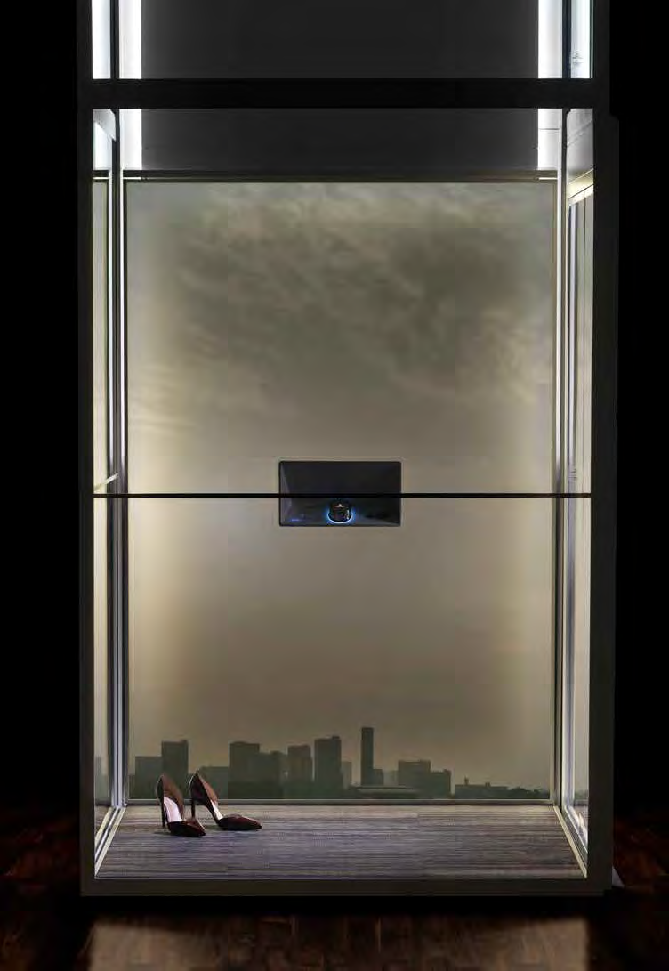 Hissen har en DesignWall som har en lyxig och unik utformning. Den ger ett exklusivt intryck och är ett konstverk i sig. I standardmodellen är den bakre väggen vit i akrylglas.