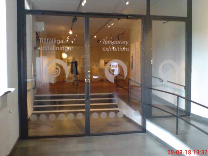 Länsmuseet, Gävle 2009 Hammerglass Enkel 8 mm Låstjänst Alarm, Gävle Specialtillverkade stålpartier och fönster i utställningslokalen försågs med Hammerglass