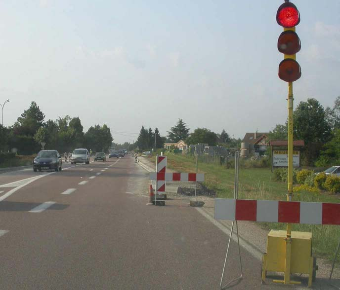 hastighetsbegränsningen inför en vägarbetsplats med högst 20 km/h, vilket ligger i linje med det svenska arbetssättet.