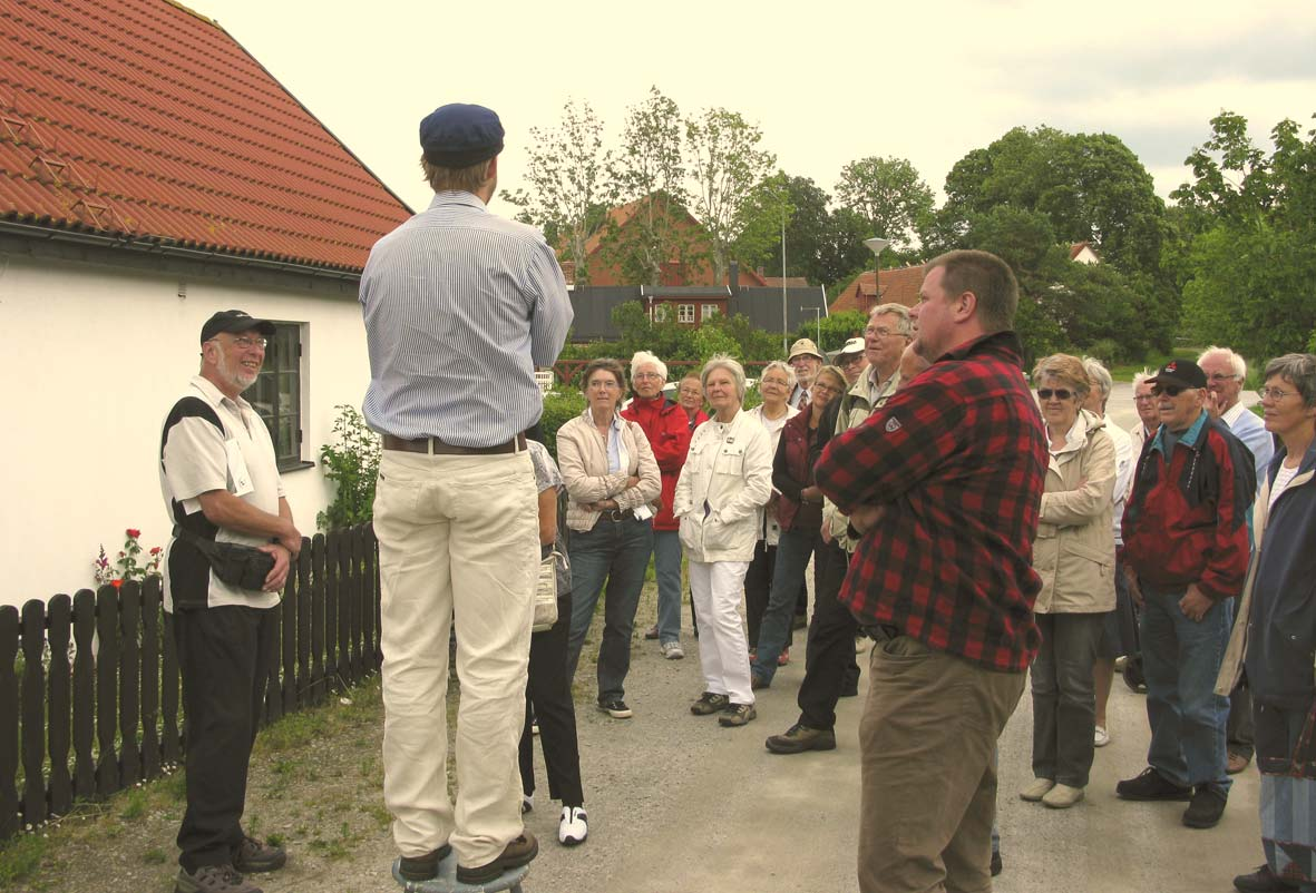 Byavandringen i Vismarlöv den 14:e juni blev något av en fest, mycket tack vare vår guide Morgan Levin.