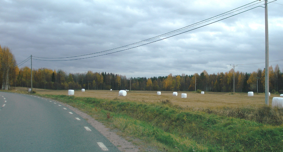 2. FÖRUTSÄTTNINGAR Väg 588 är en länk mellan Sävast och Boden som ansluter till väg 97. Den skyltade hastigheten är 50km/h längs den aktuella sträckan och vägen är till största delen 6-6,5m bred.