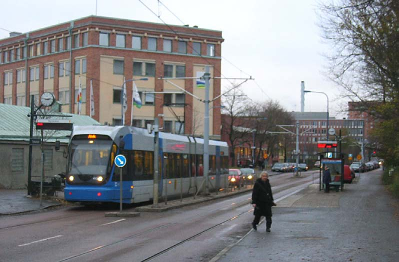 3 (5) Lövholmsvägen. På bilden syns Beckers kontorsbyggnad som av Stadsmuseet givits grön klassning. Lövholmen 12 Alcro-Beckers Wilhelm Beckers färgfabrik startade sin verksamhet på platsen 1902.