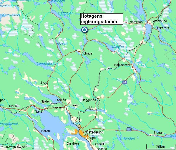 Figur 1. Karta över dammens placering i Sverige (www.hitta.se). Regleringsdammen består huvudsakligen av ett segmentutskov med 6 meter fri bredd och som reglerats med en motormanövrerad segmentlucka.