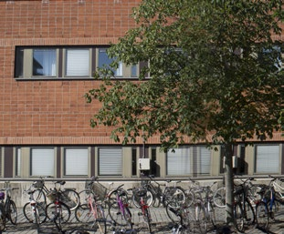 2.3 PROJEKTBESKRIVNING - UTFORMNINGSSTRATEGIER 1 3 1. A-huset 2. B-huset 3. C-huset 7 2 8 6 3. C-huset 4. D-huset 5. Key-huset 4 5 9 6. Ladan 6.
