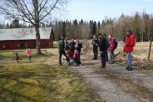 !! Underhåll En översiktlig energikartläggning har genomförts av bygdegården och bastun från Falköpings kommun. Med den utgångspunkten har nya tätningslister satts upp i fönstren.