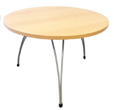 Edge soffbord Skiva i högtryckslaminat 26 mm. Edge bordet passar väl ihop designmässigt med Edge soffa. Strama enkla former skapar ett stilrent intryck. Silver stativ (RAL9006) som standard. Art.