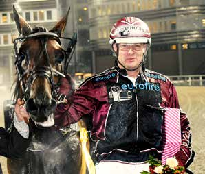 Danske Spils officielle spilliste Tirsdag 9. februar kl. 18:0 Bane 7 Momarken 7 7 - V- För 3-12-åriga hästar högst 1.000 NOK.
