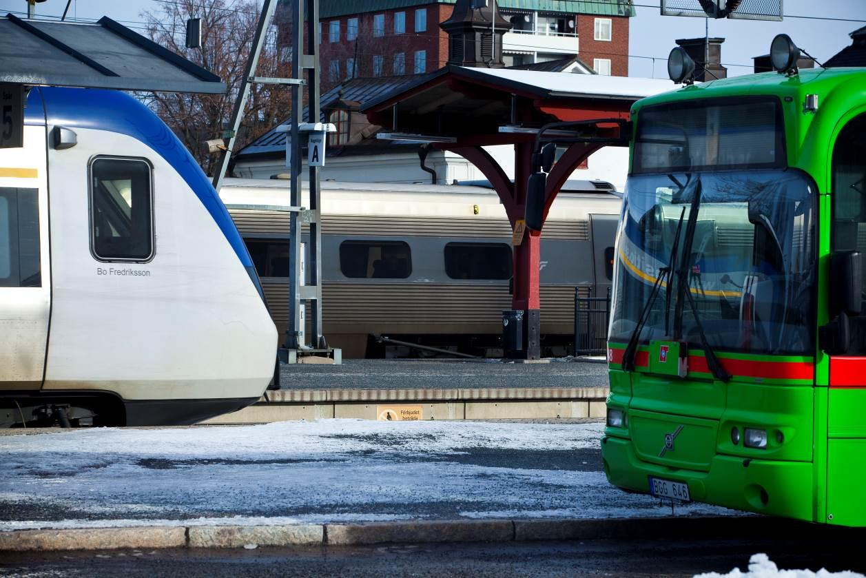 96 96 Nettokostnad per personkilometer Nettokostnaden per personkilometer uppgick under perioden till 2,19 kr (4,05 kr exklusive skolkort).