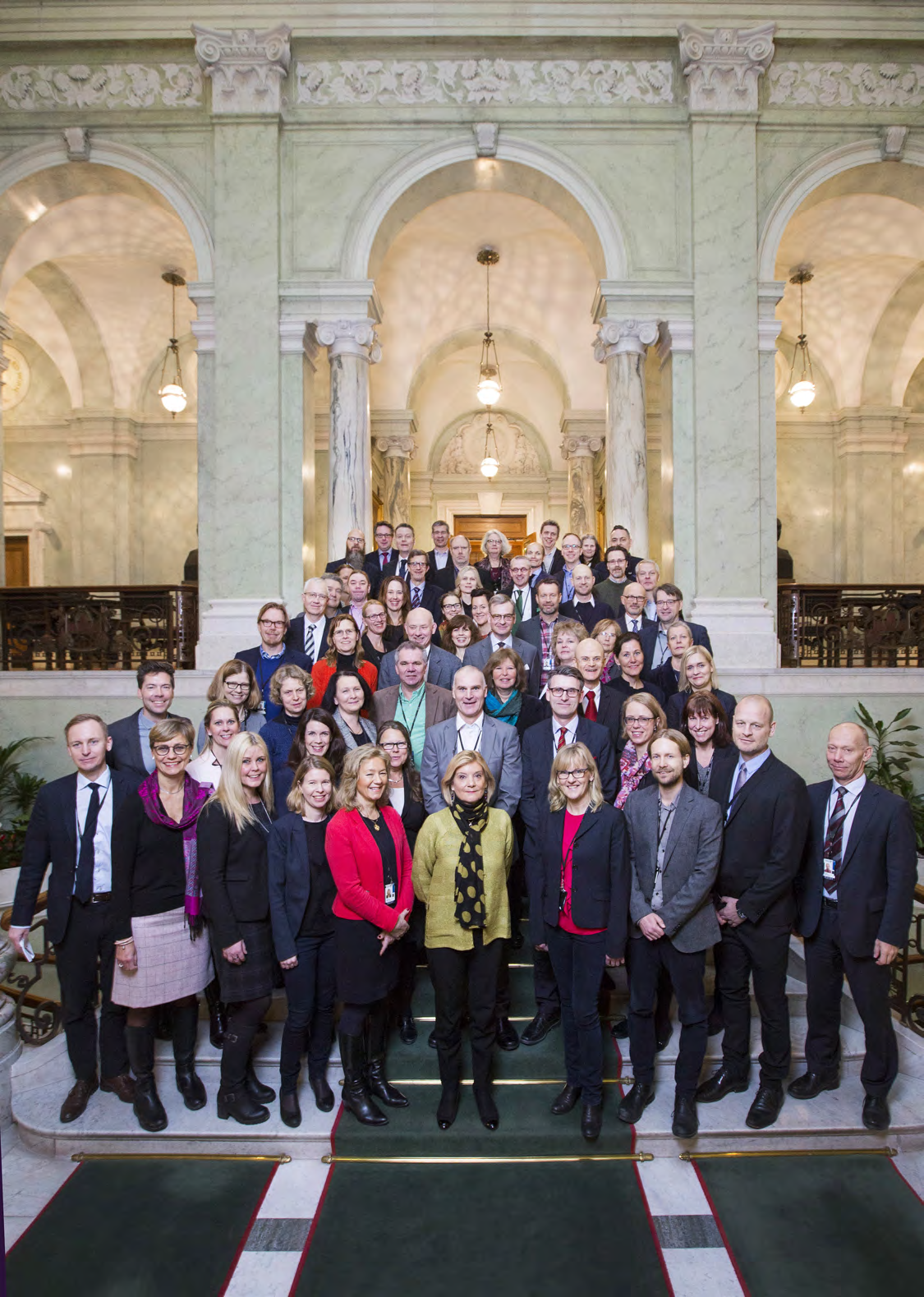 I Riksdagsförvaltningen arbetar drygt 630 personer med olika yrken och kompetenser i ett gemensamt uppdrag att stödja den parlamentariska processen.