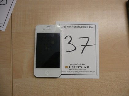 Sony Xperia V + Bredbandsdongel ZTE MF880 4G 0519-026 Avslut: 16:55 1 200.