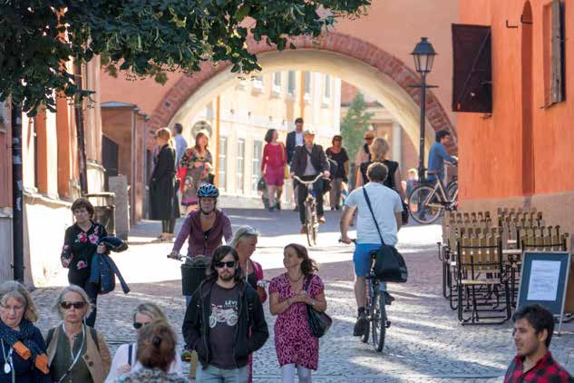 RÖRELSE Vi har alla ett behov att förflytta oss och det finns många anledningar och former för att göra det.