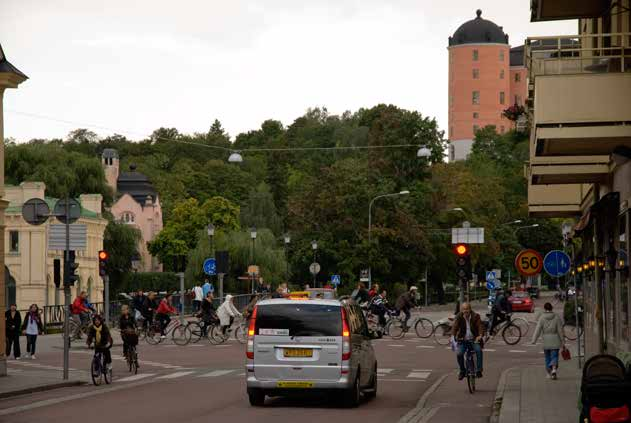 BILEN PÅ STADENS VILKOR Idag är bilen det enskilt vanligaste färdmedlet vid resor till och från Uppsala centrum.