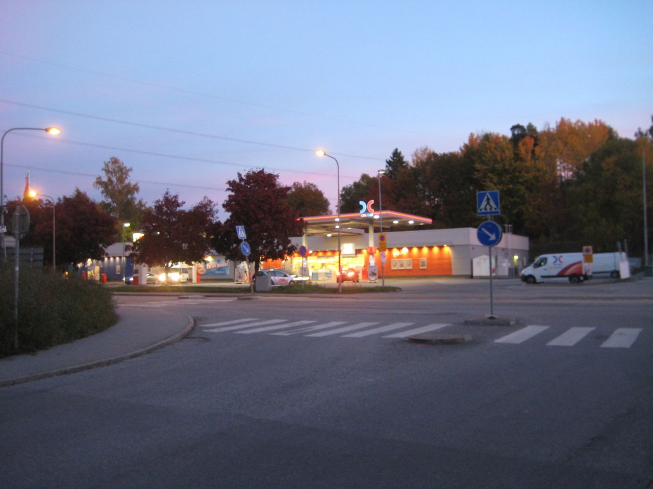 Hotelldirektör Jani Juselius bedömer att det skulle vara en fördel för platsen och hotellet om Kalvholmen byggs om till genomgångsbostäder eftersom det skulle skapa mer liv och rörelse på kvällen.
