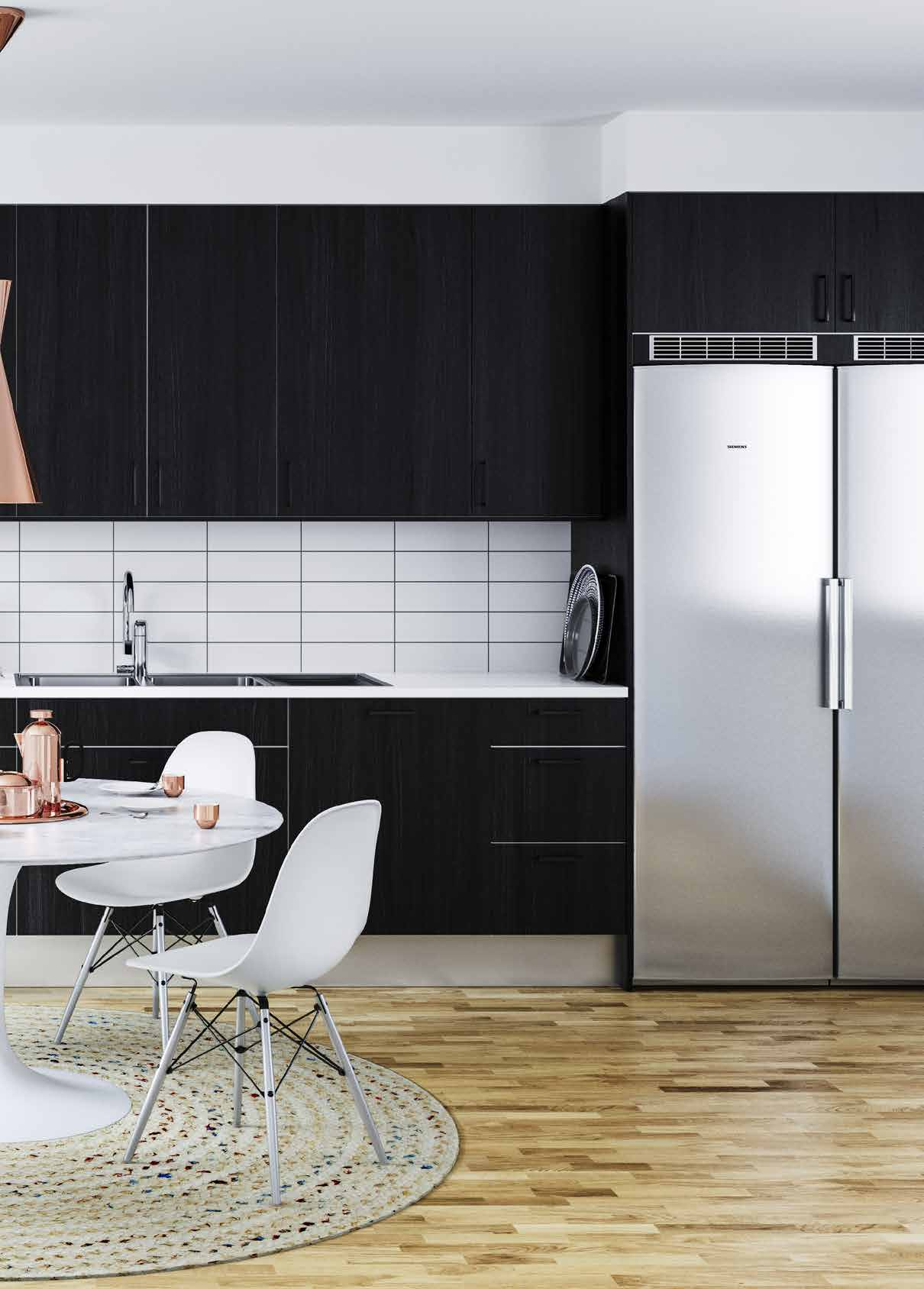 Kontrasten mellan vitt och svart är arkitekternas favorit och därför tror vi att det här köket kan locka dig som vågar ta ut svängarna lite.