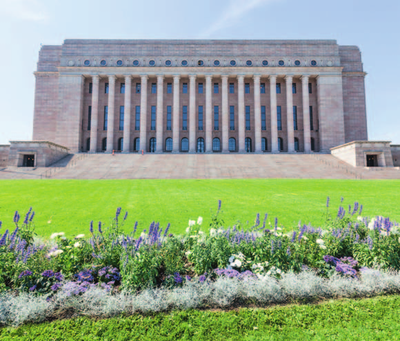 Skatteförvaltningens arbete VI VERKSTÄLLER BESKATTNINGEN Vi räknar ut skatterna för varje person, företag och organisation i Finland. Vi behandlar alla lika när vi fattar beskattningsbesluten.