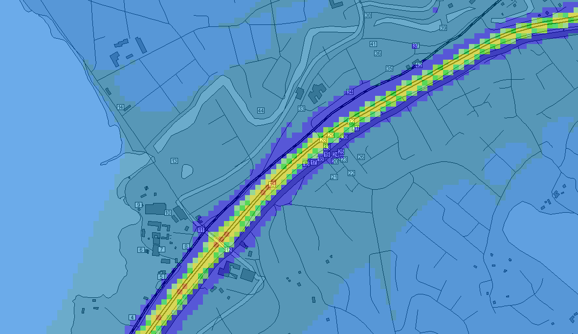 Figur 7. Årsmedelvärdet av kvävedioxid i nuläget, men med en ny trafikplats. Figur 8.