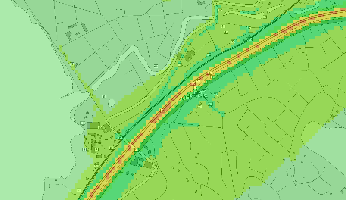 Figur 40. 98-percentilen av timmedelvärdet av kvävedioxid i dagsläget med 90 km/h på E 20. Figur 41.