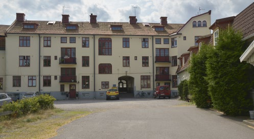 Nybro glasbruk 20. Ljungdahlska bokhandeln Jugendstilen, med sina böljande former och naturinspirerade mönster, kom till Sverige strax efter sekelskiftet 1900, och blev snabbt populär.