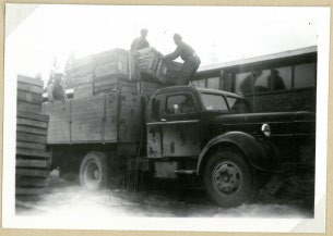 Nybro glasbruk Under miljonprogrammets tid i slutet av 1960-talet minskade efterfrågan på de tidigare produkterna. Armaturindustrin blir då en allt viktigare kund.