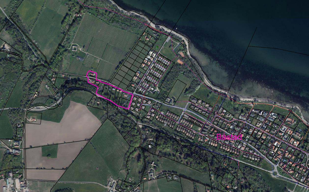 124 Kattviksvägen Figur 8. Kattviksvägen Beskrivning av området Utmed Kattviksvägen väster om Båstad ligger 12 fastigheter i direkt anslutning till det kommunala VA-ledningsnätet.