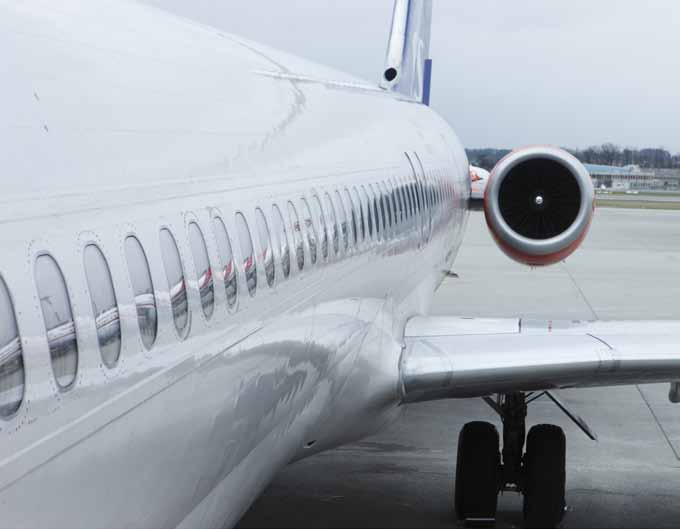Transportstyrelsens strategi för svensk luftfart 2012 3 Förord Luftfarten genomgår stora förändringar till följd av marknadens utveckling, implementering av nytt eller förändrat regelverk, EASA:s