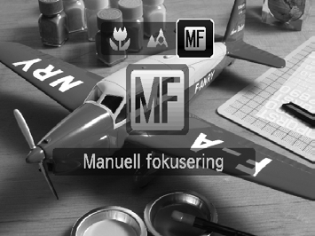 Fotografera med manuell fokusering Du kan fokusera manuellt när det inte går att använda automatisk fokusering.