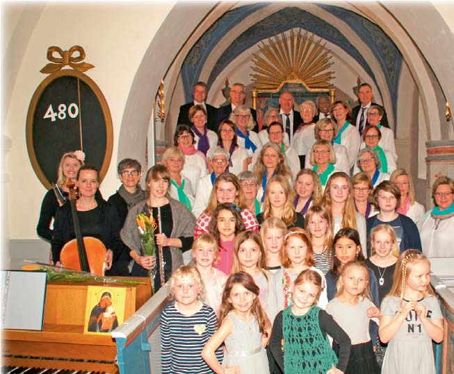 Kropps vokalensemble, Chorus Mix och barnkörerna Lövsångarna och Lövmix sjunger under ledning av Matilda Nordberg och