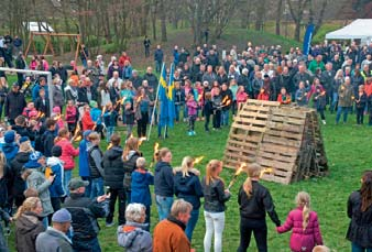 Kafé med sju sorters kakor Mörarps församlingshem tisdag 7 mars kl. 14 Vi bjuder på kaffe och sju sorters kakor! Utställning, underhållning, lotteri. Kyrkans kvällsgrupp i Mörarp hälsar alla välkomna!