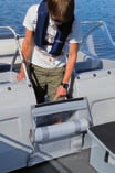 Med halkfritt fördäck och trappsteg från sidotoften samt en greppvänlig pulpit blir det lättare att stiga i och ur båten. 5.