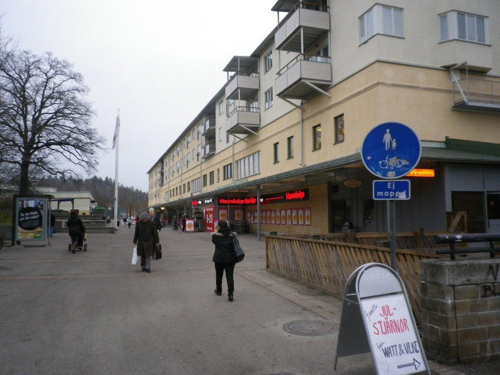 BOTKYRKA KOMMUN 14 [24] Bebyggelseområden Bostäder HSBs bostäder i norr Arbetsplatser Tullinge centrum I Tullinge centrum